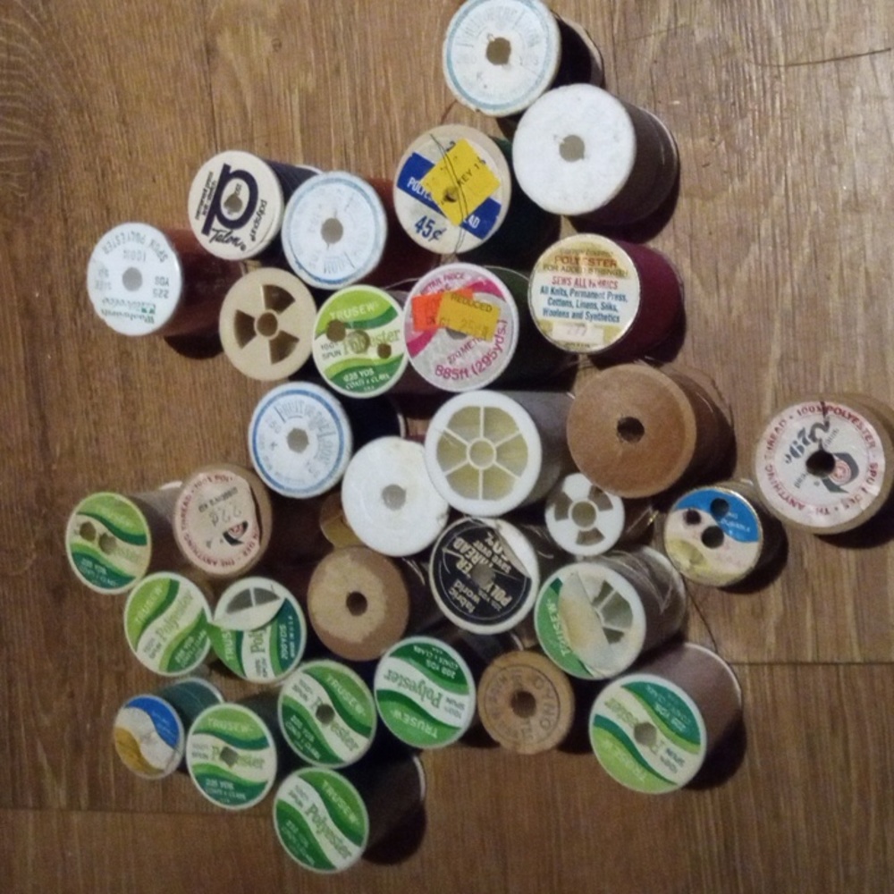 Sowing Thread - Picture 3 of 3